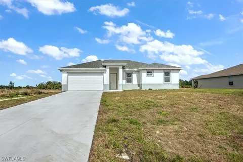 112 Bethlehem Pl, Labelle, FL 33935 photo 3