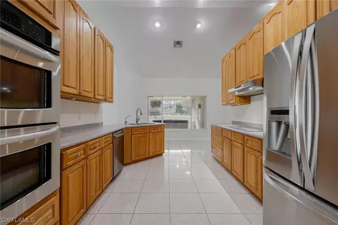 Kitchen - 1299 Ivan Blvd, Labelle, FL 33935 photo 3 of 3