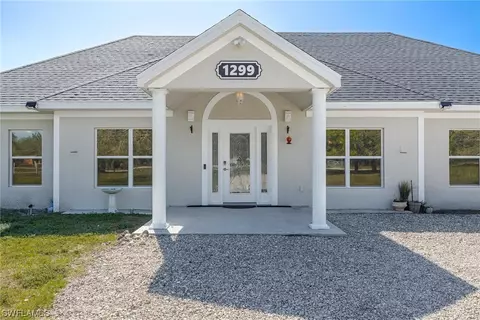 Exterior - 1299 Ivan Blvd, Labelle, FL 33935 photo 3 of 9