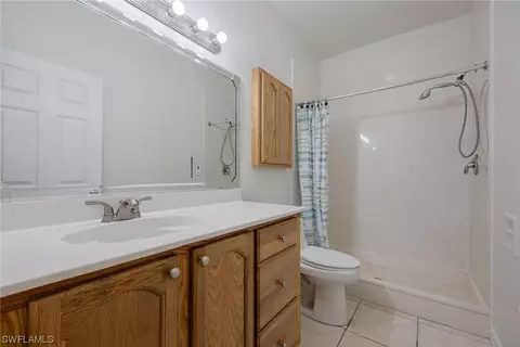 Bath - 1299 Ivan Blvd, Labelle, FL 33935 photo 3 of 5