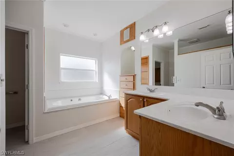 Bath - 1299 Ivan Blvd, Labelle, FL 33935 photo 1 of 5
