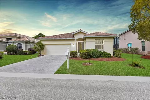 13051 Lake Meadow Dr, Fort Myers, FL 33913