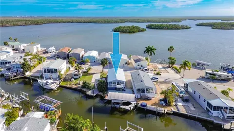 32 Emily Ln, Fort Myers Beach, FL 33931