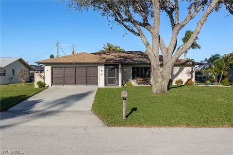 4407 SE 12th Pl, Cape Coral, FL 33904