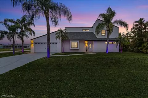1818 Country Club Blvd, Cape Coral, FL 33990