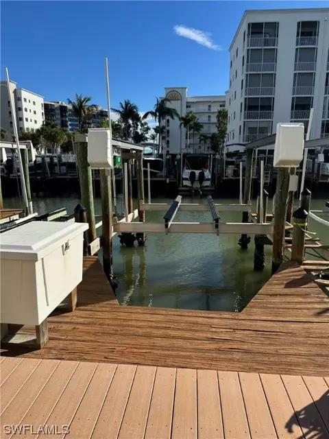 Boat Dock #121 & Lift, Fort Myers Beach, FL 33931