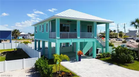 110 Pearl St, Fort Myers Beach, FL 33931