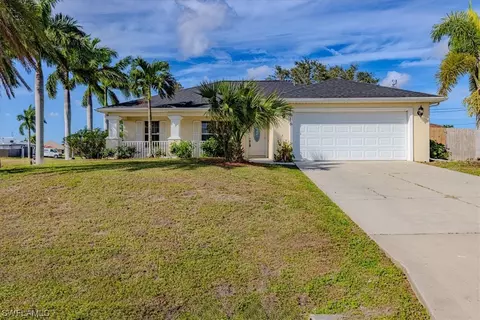 1616 NE 7th Pl, Cape Coral, FL 33909