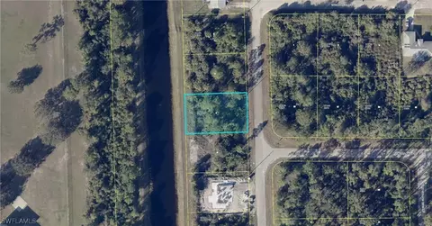 508 Empire Ave S, Lehigh Acres, FL 33974