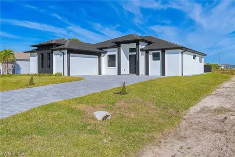 831 NE 11th Ter, Cape Coral, FL 33909