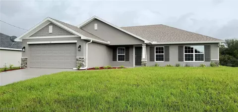 512 Lone Star Ln, Lehigh Acres, FL 33974