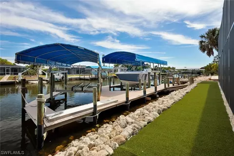 11561 Isle Of Palms Dr, Fort Myers Beach, FL 33931