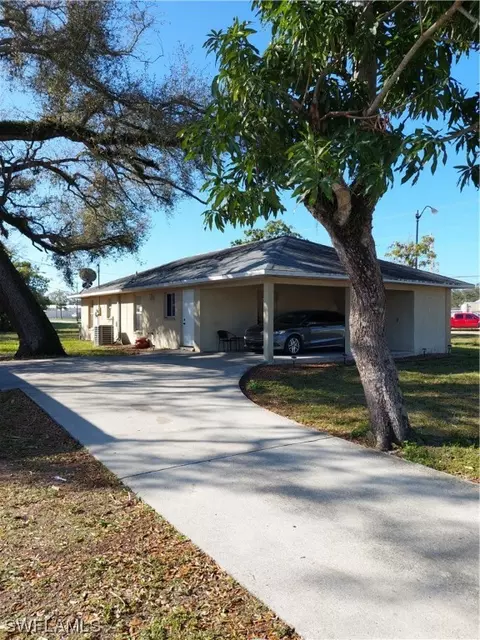 2606 Dr Ella Piper Way, Fort Myers, FL 33916