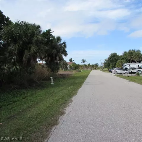 7449 Cobb Rd, Bokeelia, FL 33922
