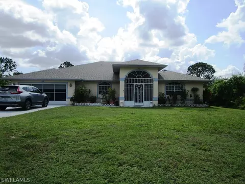 520 Desoto Ave, Lehigh Acres, FL 33972
