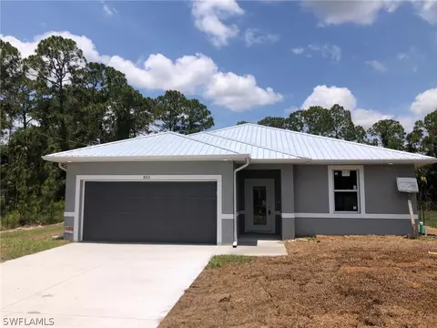 8013 Sandalwood Cir, Labelle, FL 33935