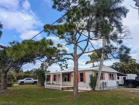 5900 Wisconsin St, Bokeelia, FL 33922