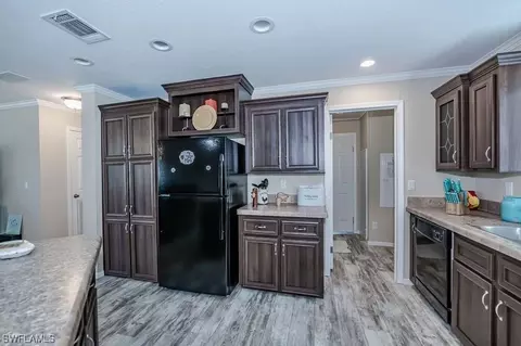 Kitchen - 7897 20th Ter, Labelle, FL 33935 photo 3 of 5