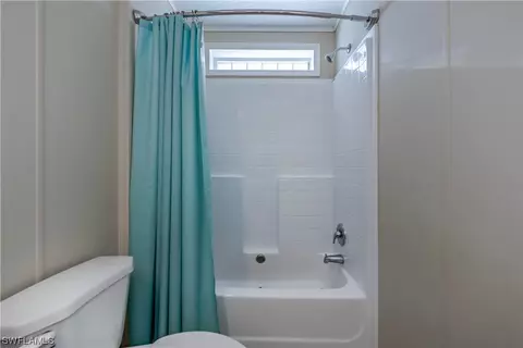 Bath - 7897 20th Ter, Labelle, FL 33935 photo 6 of 6