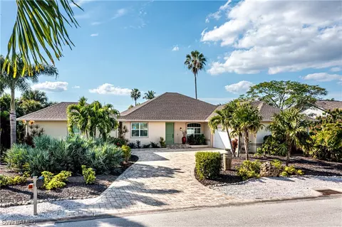 14921 Bonaire Cir, Fort Myers, FL 33908