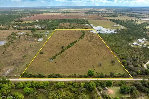 Gateway Ln, Labelle, FL 33935