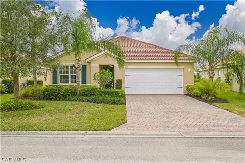 15235 Yellow Wood Dr, Alva, FL 33920