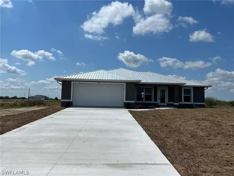 469 Cheshire Ct, Labelle, FL 33935