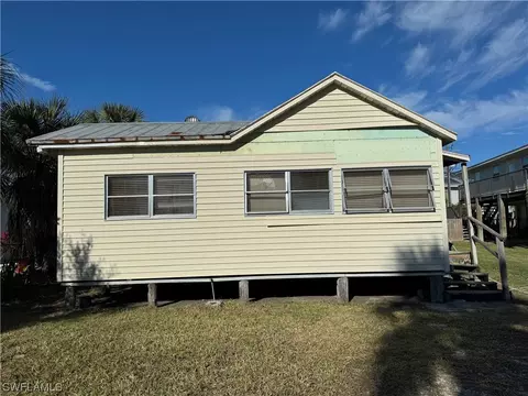 241 Fairweather Ln, Fort Myers Beach, FL 33931