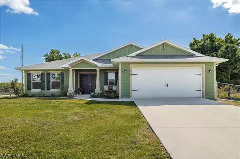 3837 Hyde Park Dr, Fort Myers, FL 33905