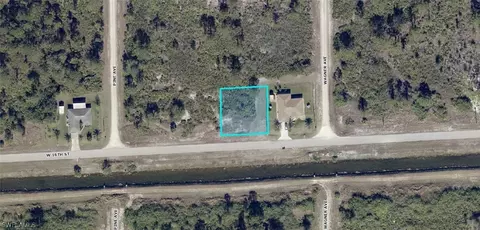 2002 W 16th St, Lehigh Acres, FL 33972