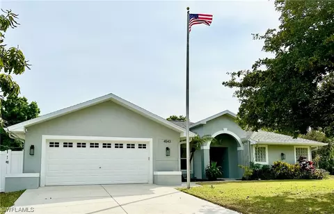 4543 Santiago Ln, Bonita Springs, FL 34134