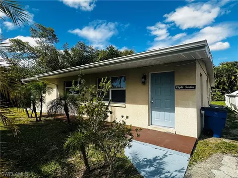 812 Camellia Dr, North Fort Myers, FL 33903
