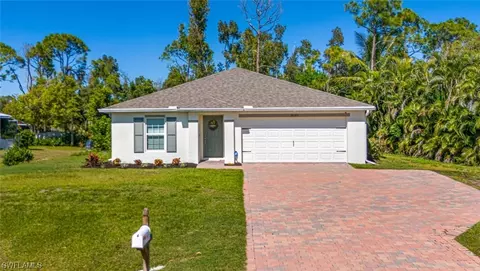 18685 Spruce Dr W, Fort Myers, FL 33967