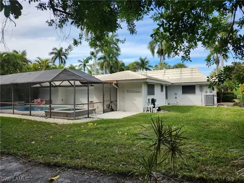 462 Putter Point Dr, Naples, FL 34103 photo 6