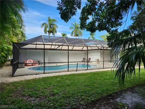 462 Putter Point Dr, Naples, FL 34103 photo 5