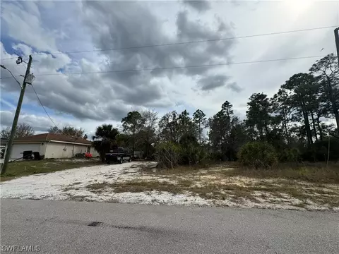 2523 53rd St W, Lehigh Acres, FL 33971