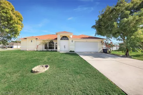 807 Rocaille Ave, Fort Myers, FL 33913