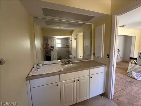 Bath - 20708 Charing Cross Cir, Estero, FL 33928 photo 1 of 4