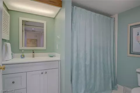 Bath - 4120 Lorene Dr #101, Estero, FL 33928 photo 3 of 3