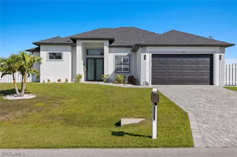 1043 NE 13th Pl, Cape Coral, FL 33909