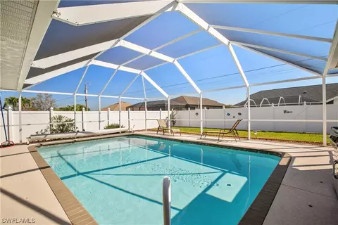 2204 SE 11th St, Cape Coral, FL 33990