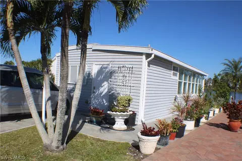 7059 Armadillo Way, Fort Myers, FL 33967