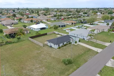 320 SE 26th Ter, Cape Coral, FL 33904
