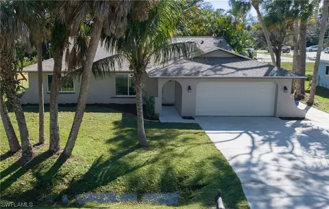8091 Cleaves Rd, North Fort Myers, FL 33903