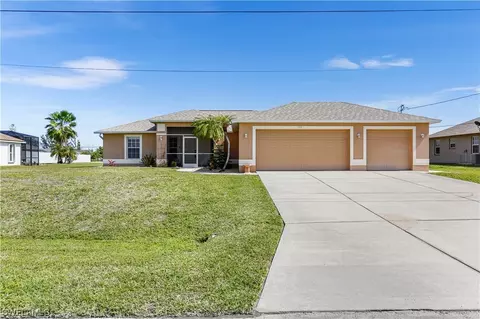 703 SW 4th Ct, Cape Coral, FL 33991