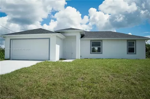 2611 Carol Pl, Lehigh Acres, FL 33971