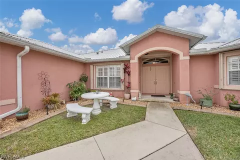 930 Gleason Pkwy, Cape Coral, FL 33914