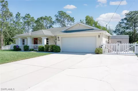 733 Fuller Ave S, Lehigh Acres, FL 33974