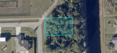 541-543 Chalet Ave S, Lehigh Acres, FL 33974