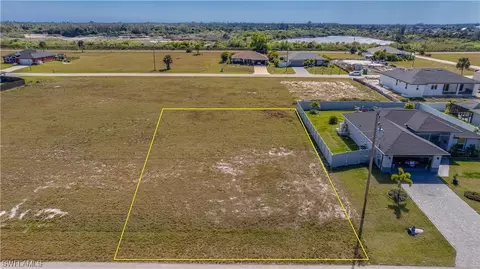 3914 NW 38th Ter, Cape Coral, FL 33993